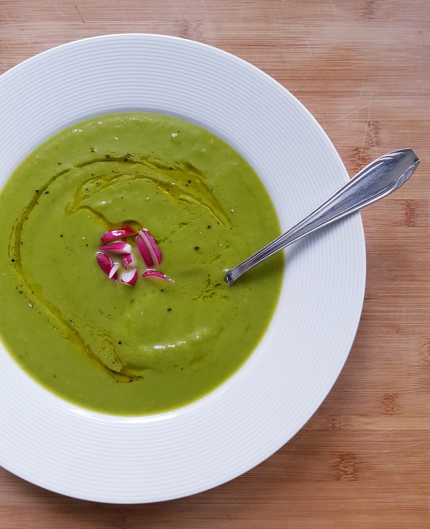 Velouté de fanes de radis, courgette & cumin